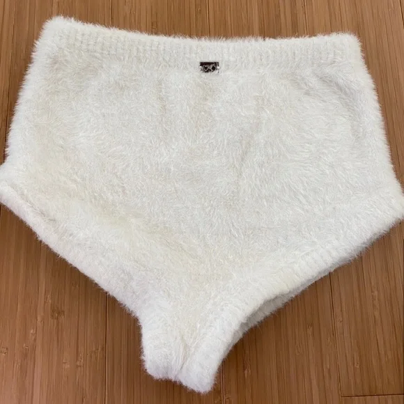 FOR LOVE & LEMONS FIONA CROP & SLEEP SHORTS - Picture 7 of 8